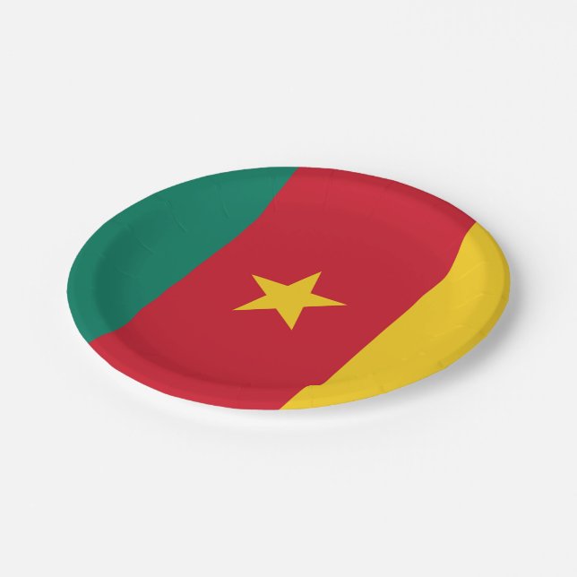 Flagge von Kamerun Pappteller (Schrägansicht)