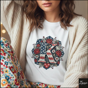 Flaggenbuchstabe K Rosen Mandala Monogramm T-Shirt