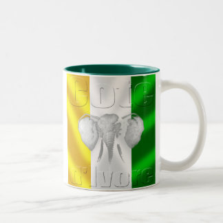 Flaggenfußballfußball-T-Shirts und -gang Cote d Zweifarbige Tasse