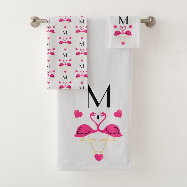 Flamant rose rose et Coeurs Ensemble de serviettes (En situation)