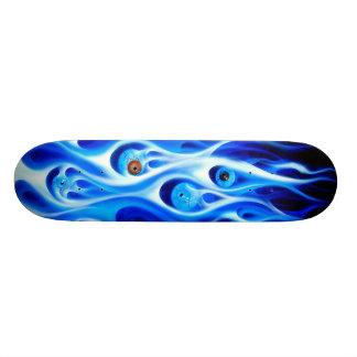 Flamin schaut Skate-Plattform an Skateboard