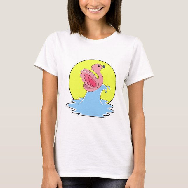 Flamingo beim Surfen im Wasser T-Shirt (Vorderseite)