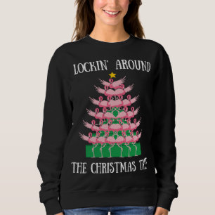 Flamingo fickt um die weihnachtlichen Baumleuchten Sweatshirt