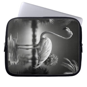 Flamingo in einem Pool Laptopschutzhülle