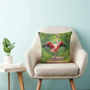 Flamingo Joggen mit rosa Sneakers und Kopfhörer Kissen
