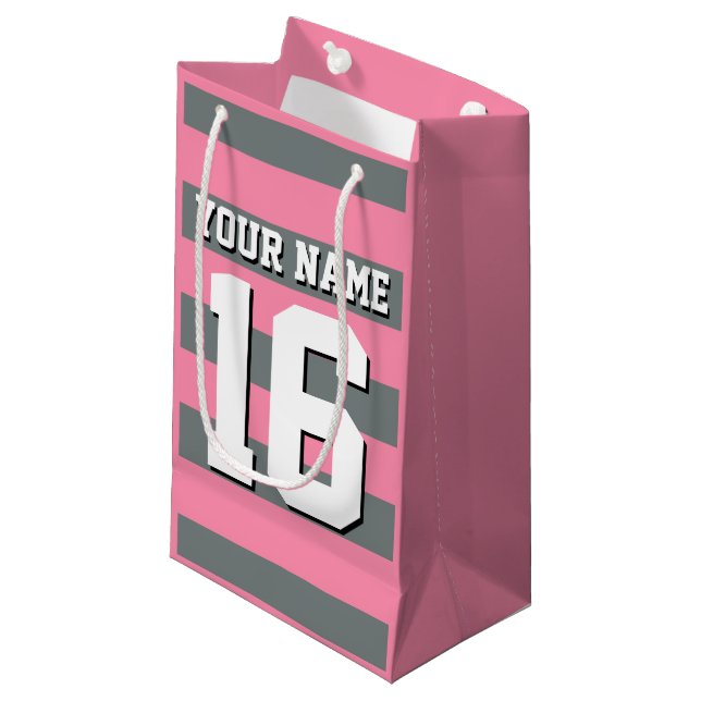 Flamingo Pink Charcoal Team Jersey Preppy Strip Kleine Geschenktüte (Vorderseite Schrägansicht)