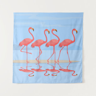 Flamingo-Vogel, der im Sommer am Strand spazieren Wandteppich