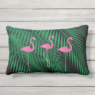 Flamingos u. tropische Palmblätter auf schwarzem Lendenkissen