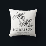 Flämisch Minimalistische Elegant Script Mr. and Mr Kissen<br><div class="desc">Flämisch Minimalistisches,  elegantes Script Mr. und Mrs. Throw Pillow. Das ist ein einfaches und minimalistisches Design-Kissen mit einem eleganten,  maßgeschneiderten Skript,  können Sie Familienname und Hochzeitstag,  festes Jahr,  etc. hinzufügen. Dies ist ein perfektes Geschenk für Neuvermählte neue Zuhause.</div>