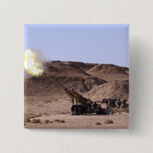 Flamme und Rauch taucht von der Mündung auf Button