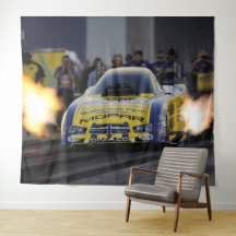 Flammendes Funny Car Drag Racer Sport