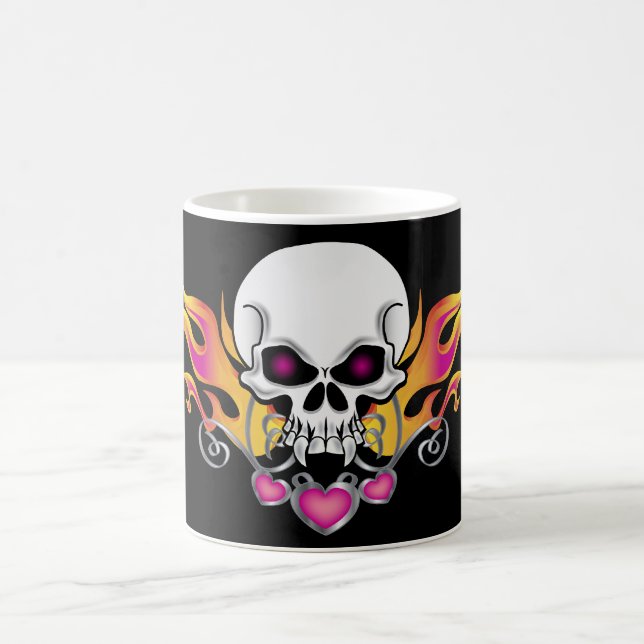 Flammenschädel und Herz Kaffeetasse (Mittel)
