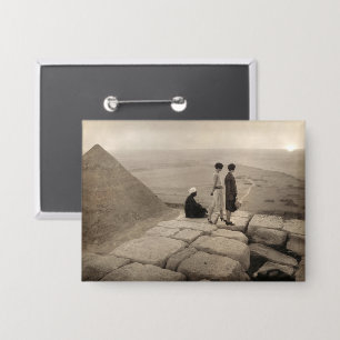 Flapper Girls Sunrise Khufu Pyramid, Ägypten 1920 Button