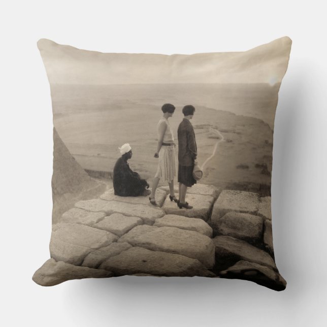 Flapper Girls Sunrise Khufu Pyramid, Ägypten 1920 Kissen (Vorderseite)