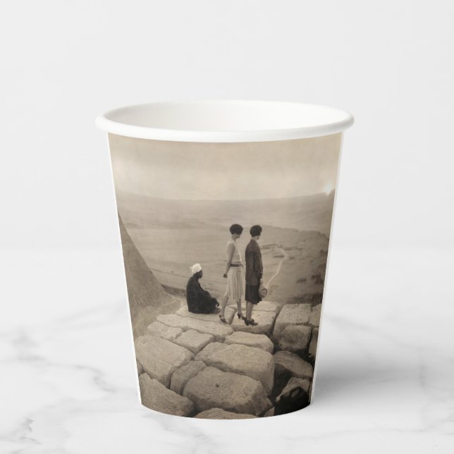 Flapper Girls Sunrise Khufu Pyramid, Ägypten 1920 Pappbecher (Vorderseite)