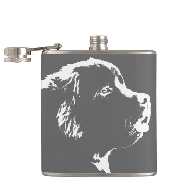 Flasche für den Hund in Neufundland, Flasche für d Flachmann (Geöffnet)
