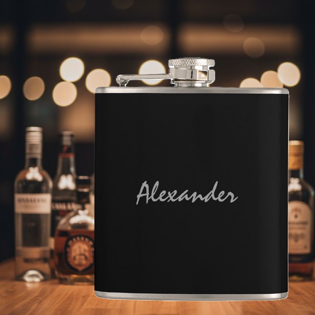 Flasche mit personalisiertem Getränk | Elegantes G Flachmann (black flask for men)