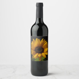 Flasche mit Sonnenblumen Weinetikett