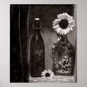 Flasche und Blume Vase in Schwarz und Weiß Poster
