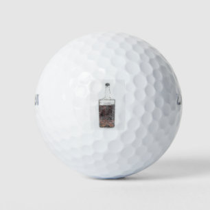 Flasche Whisky. Handgezeichnete Abbildung von Dist Golfball