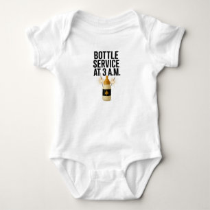 Flaschenservice um 03.00 Uhr Baby Strampler