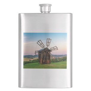 Flasque Windmill Outhouse