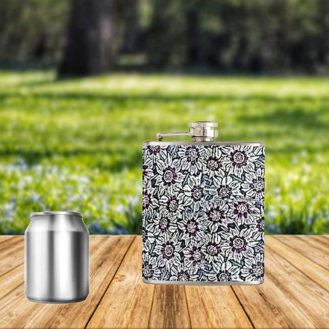 Flasques Champ De Marchés (Field Of Daisies Hip Flask, gives a feminine touch to its design!)