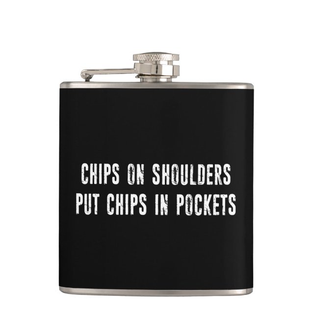Flasques Chips Sur Les Épaules Mettre Des Chips Dans Les Po (Devant)