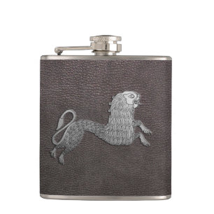 Flasques Griffin celtique sur cuir foncé