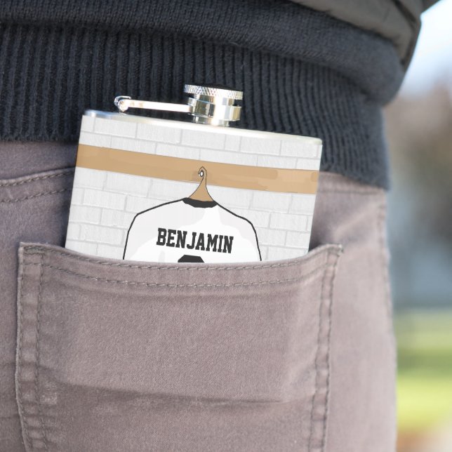 Flasques Jersey de football noir blanc personnalisé (En situation)