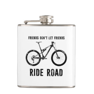 Flasques Les amis ne laissent pas les amis faire du vélo de
