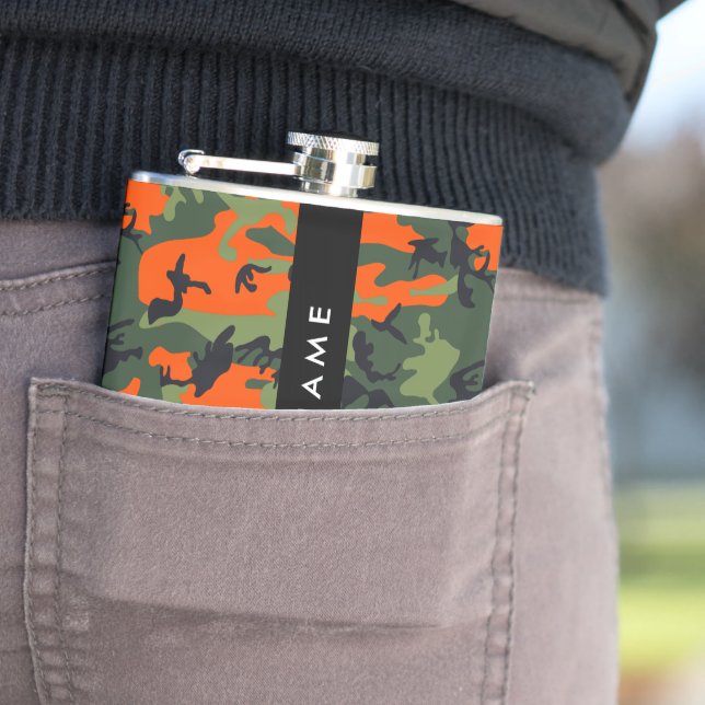 Flasques Motif de camouflage orange, Votre nom, Personnalis (En situation)