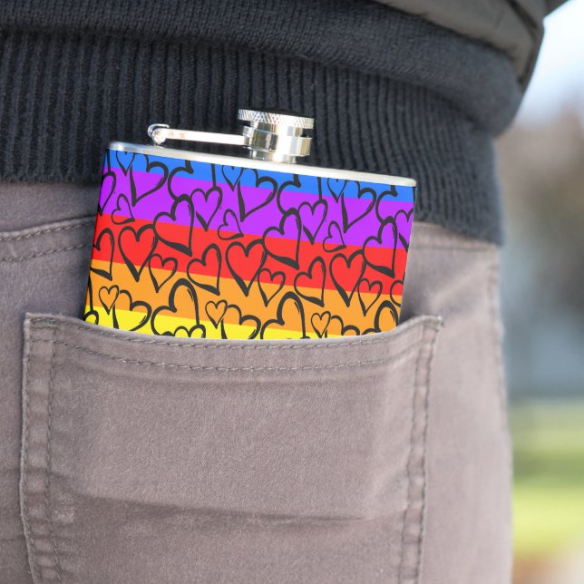 Flasques Motif du coeur arc-en-ciel (En situation)