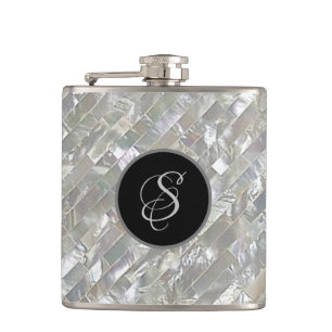 Flasques Nacre décorée d'un monogramme de blanc de Faux