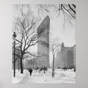 Flatiron-Gebäude im Winter, 1905. Vintage-Foto Poster