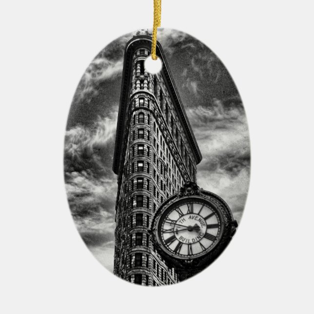 Flatiron Gebäude und Uhr in Schwarzweiss Keramik Ornament (Vorne)