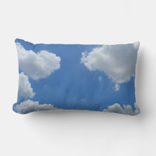 Flauschig weiße Wolke auf blauem Himmelshintergrun Lendenkissen