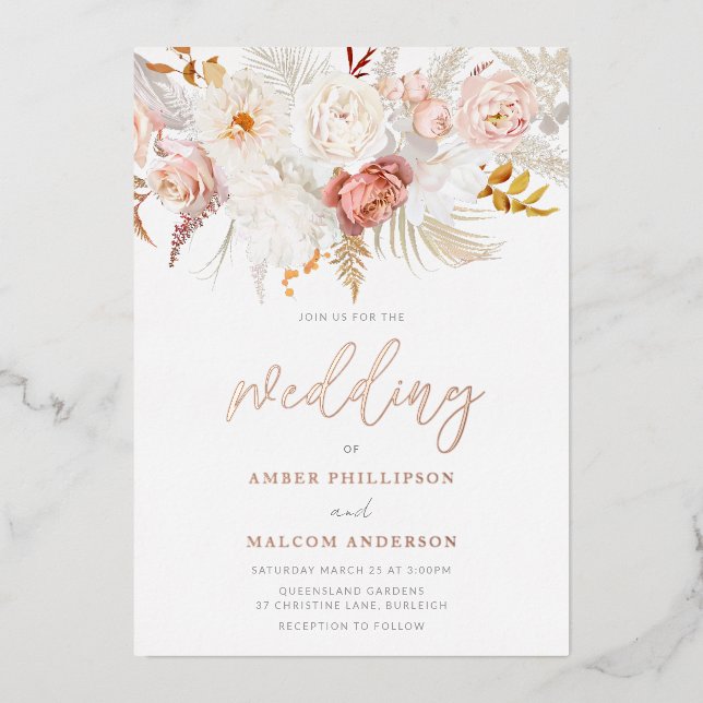 Flawless Rose Gold & Blush Floral Wedding Folieneinladung (Vorderseite)