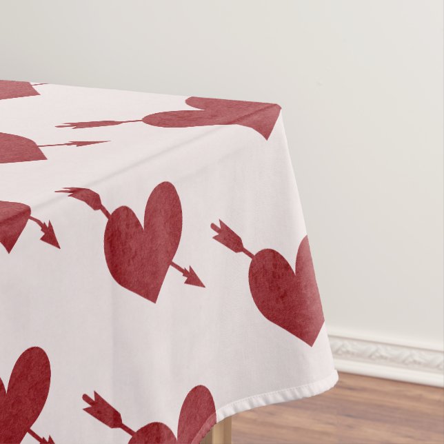 Flèches de Cupid dans les coeurs Nappe (In Situ)