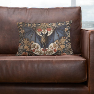 Fledermaus im Flug - Moderne William Morris Blumen Dekokissen