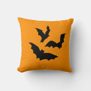 Fledermäuse in Orange Halloween Kissen