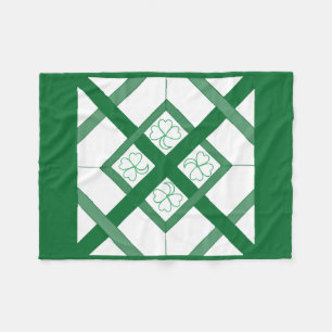 Fleece Blanket - Kleeblätter auf Plätzen