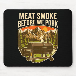 Fleisch vor dem Schwein Lustiger Barbecue-Räucherg Mousepad