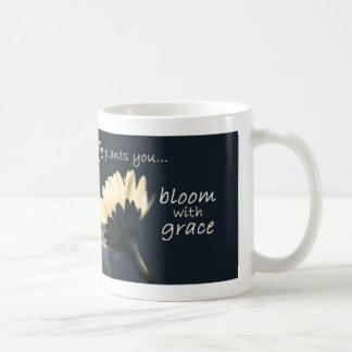 Fleur avec la tasse de grâce