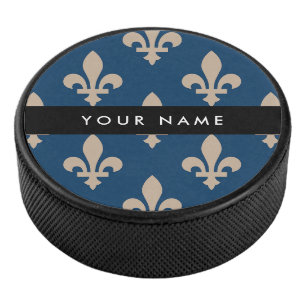 Fleur de Lis, Beige auf Navyblau, Royal, Ihr Name Eishockey Puck