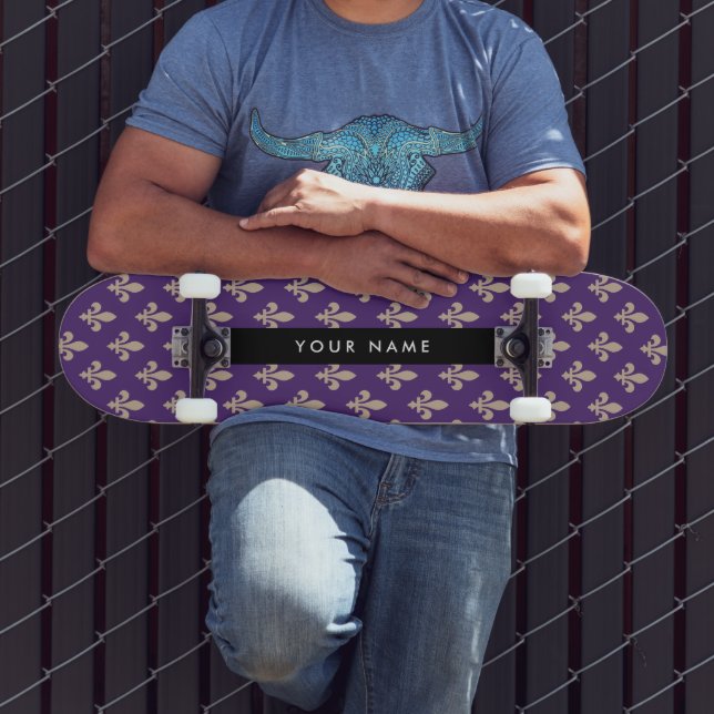 Fleur de Lis, Beige on Purple, Royal, Your Name Skateboard (Außenbereich 3)