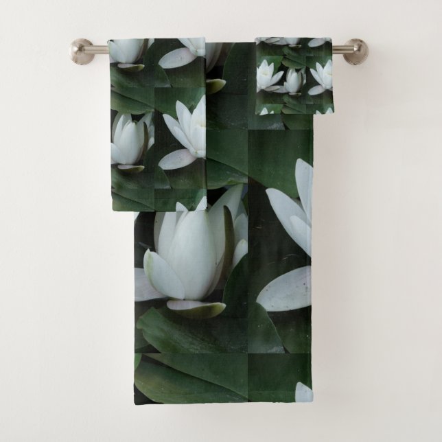 Fleur de lotus blanc, photo botanique. (En situation)