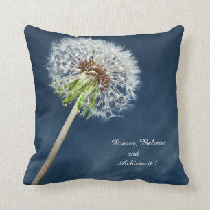 fleur de pissenlit et coussin de motivation