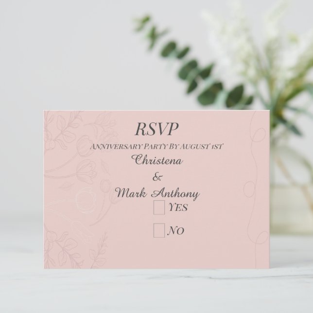 Fleur de Satin Wedding Anniversary RSVP Karte (Stehend Vorderseite)
