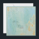 Fleur di Lys Damask 2 Blau - Einladung zur Hochzei<br><div class="desc">Diese elegante und raffinierte Kollektion verbindet das Beste der Tradition und die Frische des Zeitgenössischen. Das Hochzeitsensemble "Fleur dis Lys Damask" wurde aus Originalwerken von Audrey Jeanne Roberts entworfen. Es bietet mehrere elegant vermischte Hintergrundmuster von handbemalten Spitzen, Streifen und Lilie. Ein Paar von goldfarbenen, handbemalten Hochzeitsbands, Hintergründe aus Aquablau, Blau,...</div>